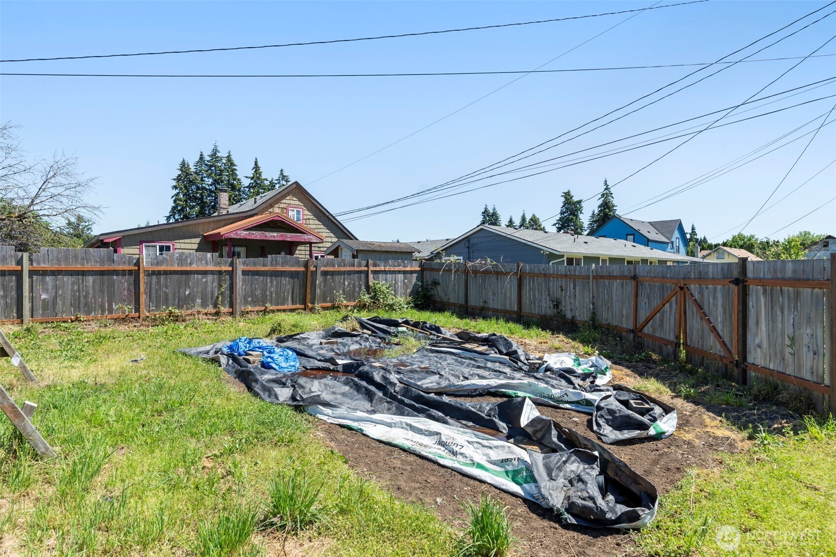 1208 W Pear Street Property Photo 35