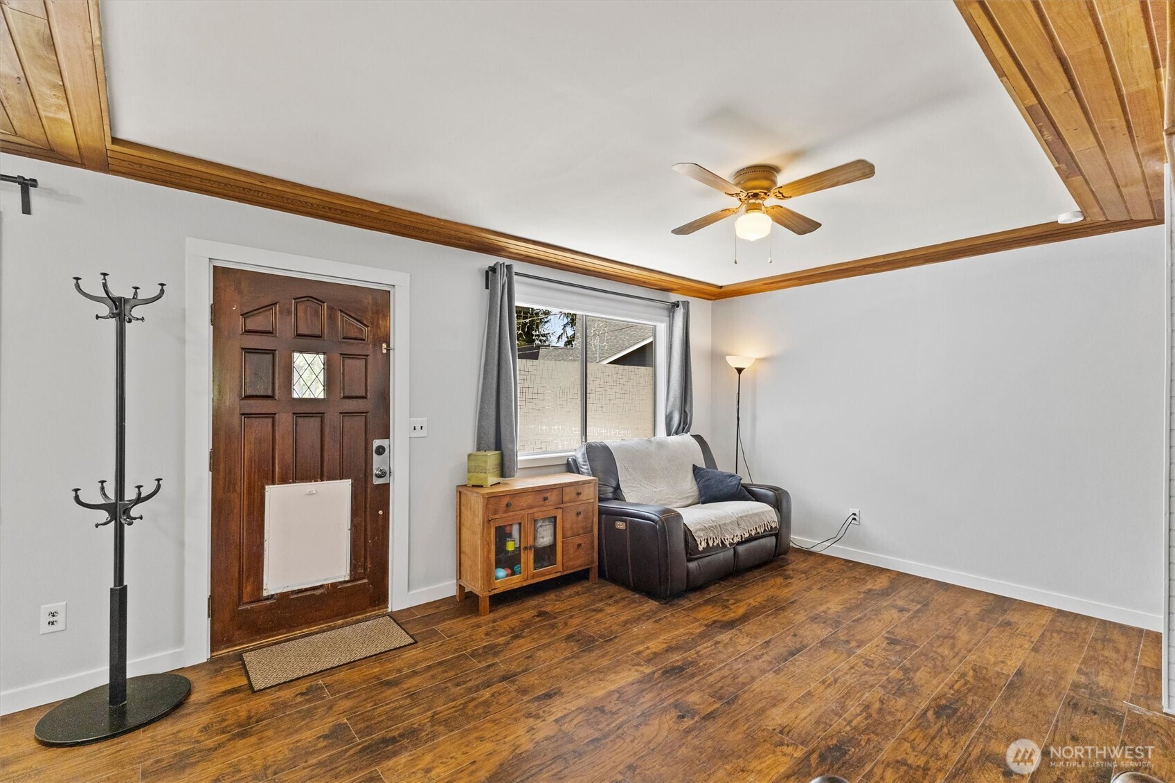 8664 Valley Ct Property Photo 6