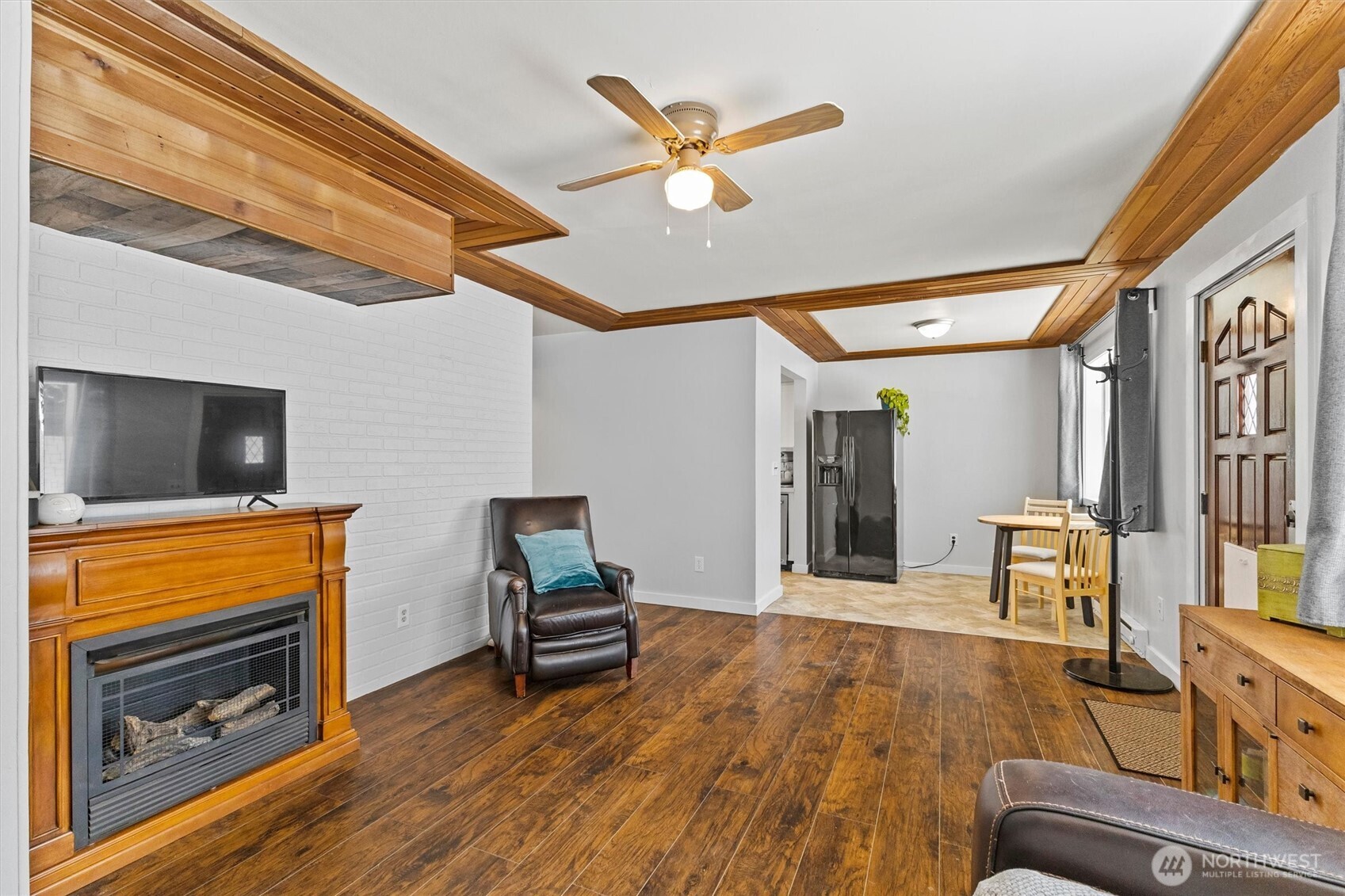 8664 Valley Ct Property Photo 8