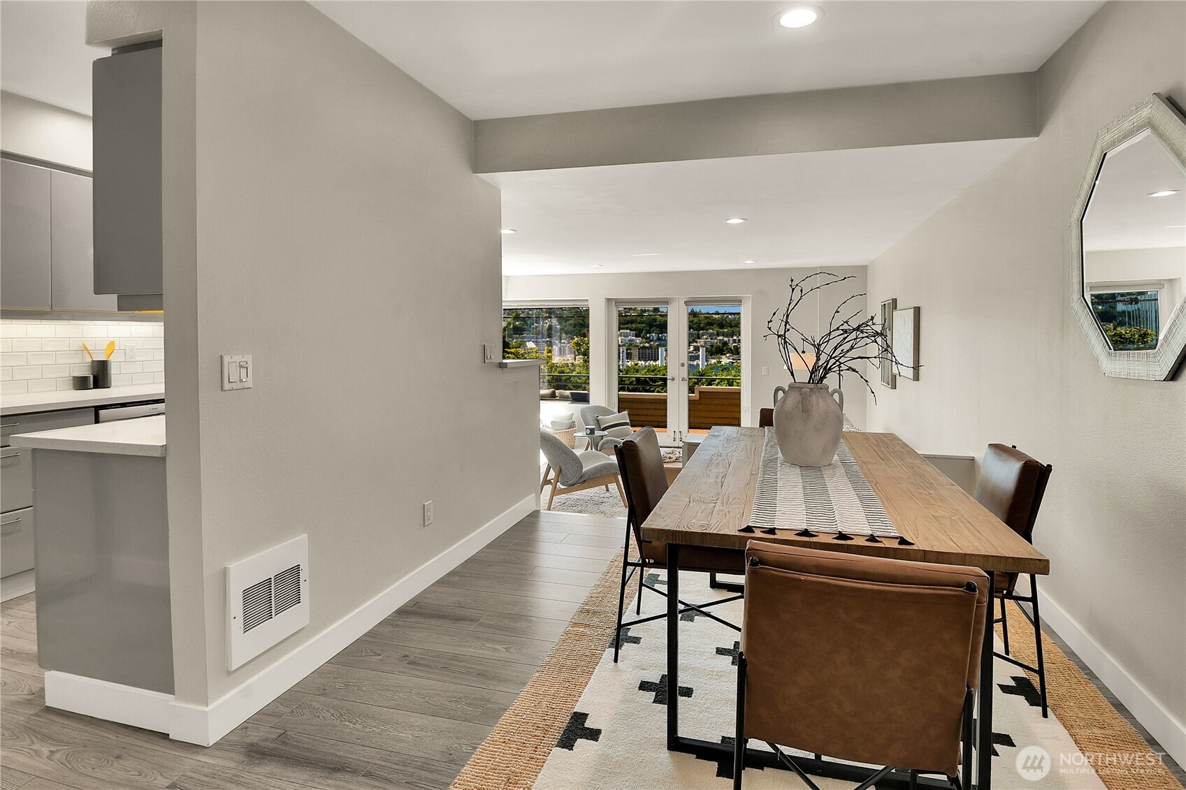 1202 Lakeview Boulevard 1 Property Photo 4