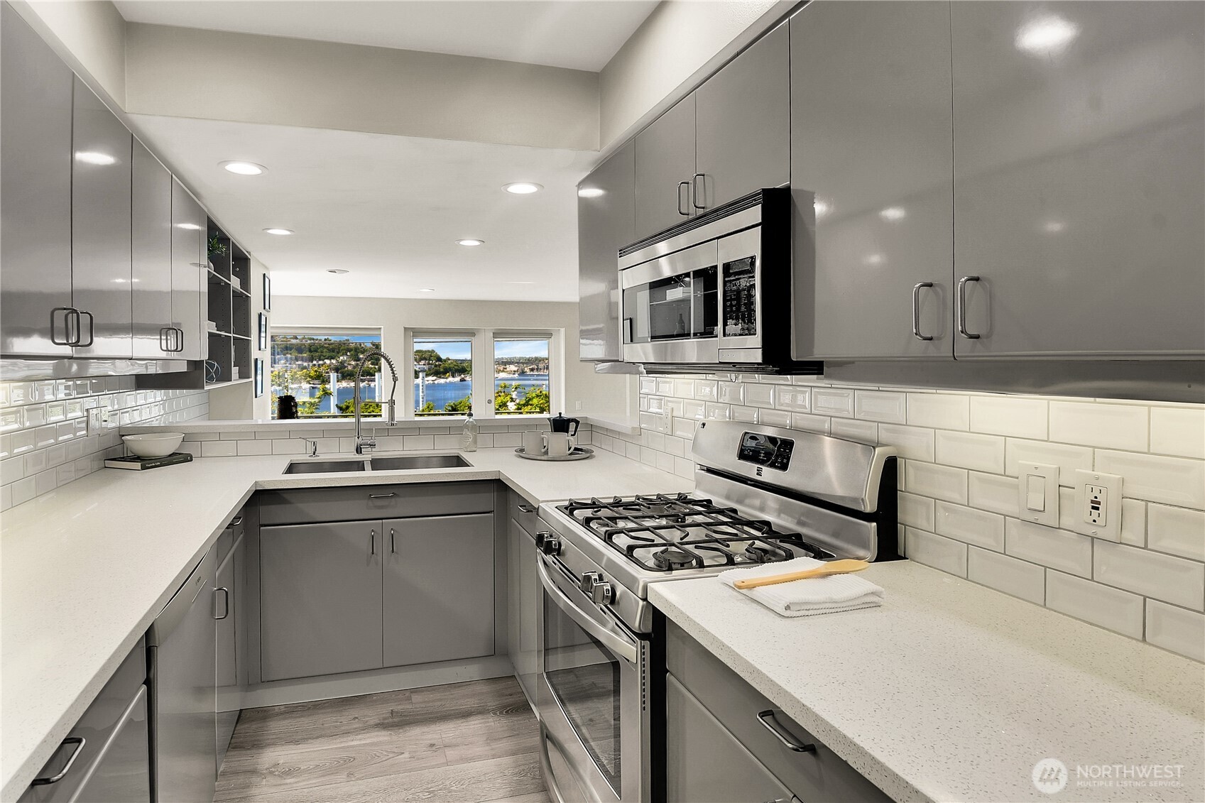 1202 Lakeview Boulevard 1 Property Photo 11