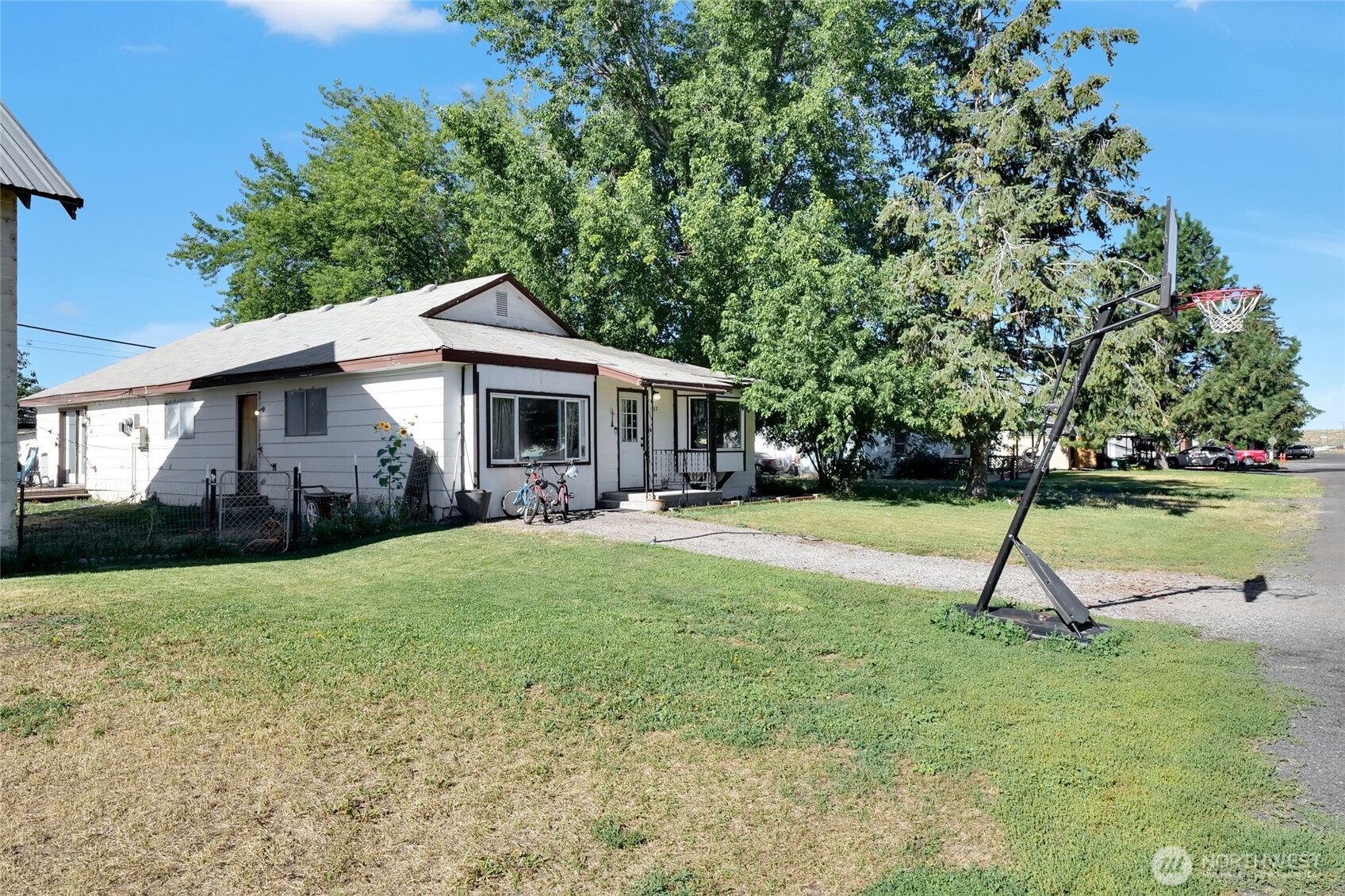 222 Main Street Property Photo 2