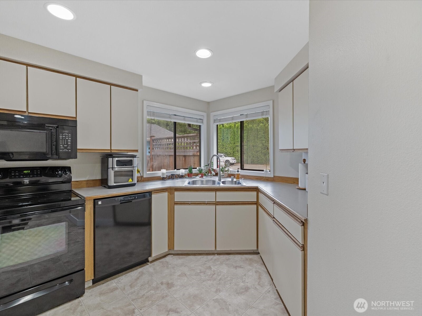 1726 174th Place Property Photo 7