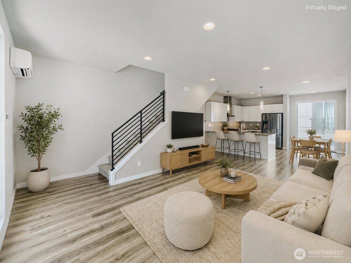 8607 22nd Place Property Photo 2