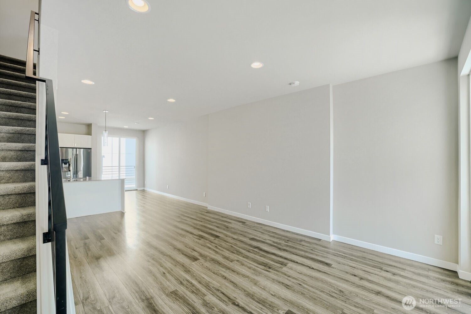 8607 22nd Place Property Photo 4