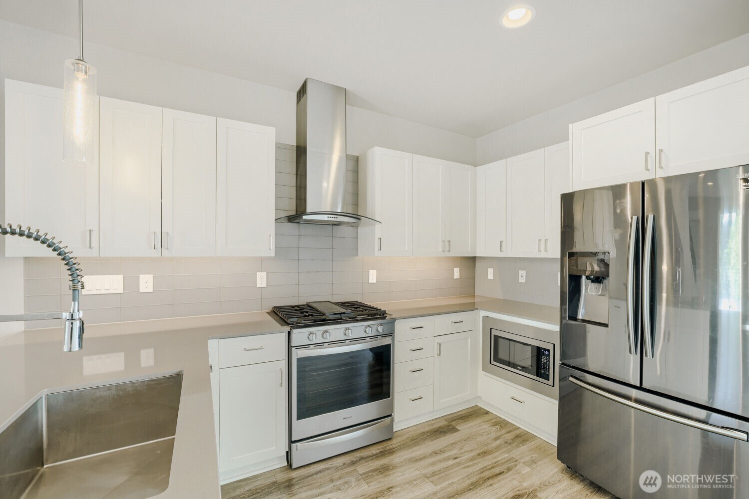 8607 22nd Place Property Photo 9