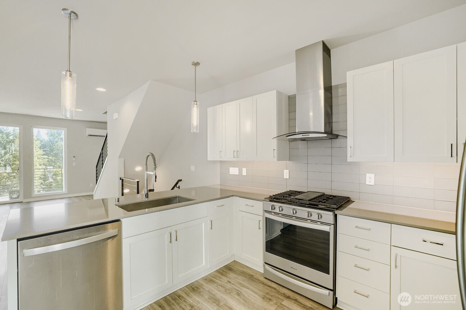 8607 22nd Place Property Photo 10