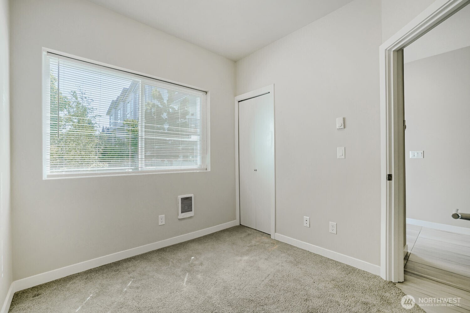 8607 22nd Place Property Photo 20