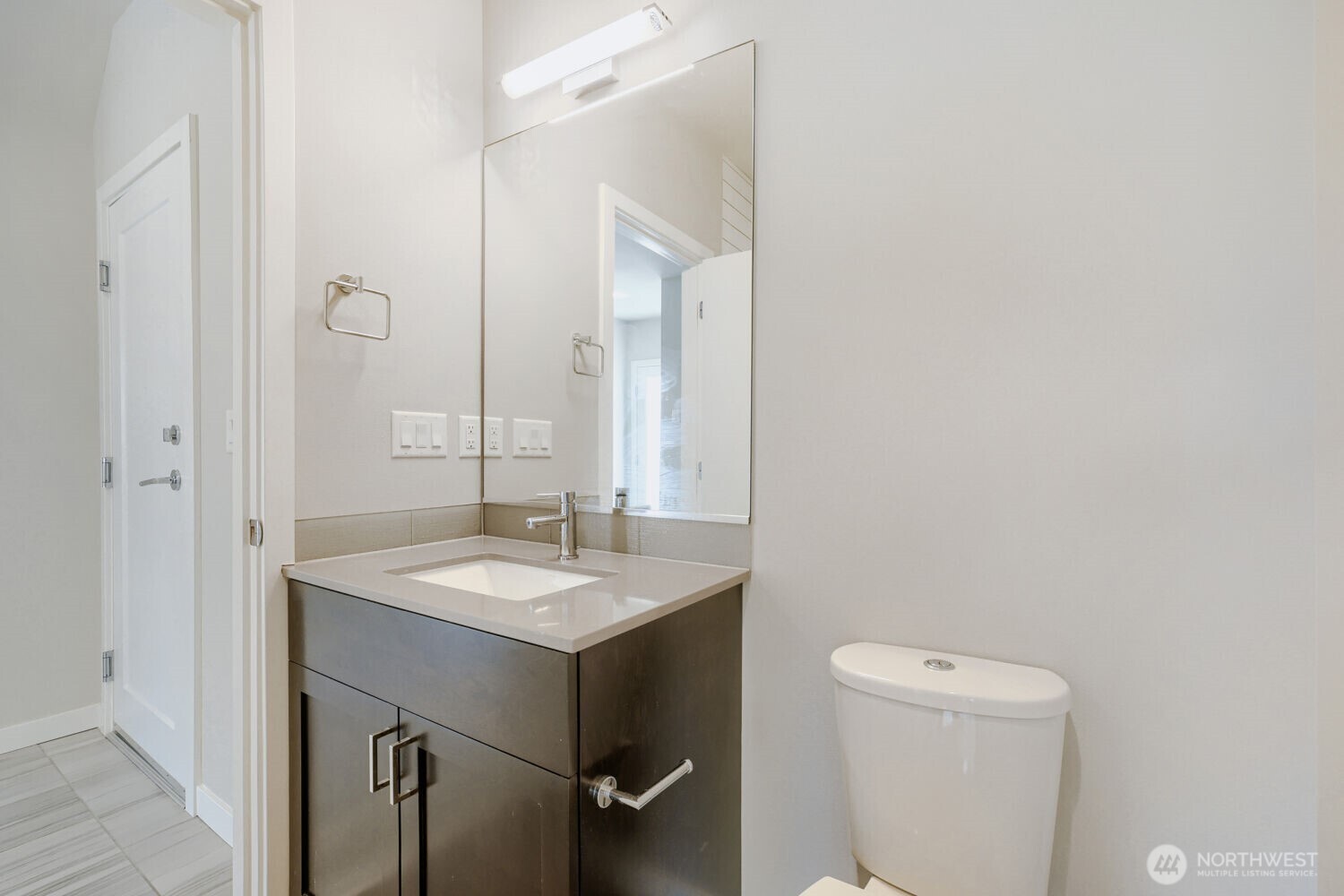 8607 22nd Place Property Photo 23