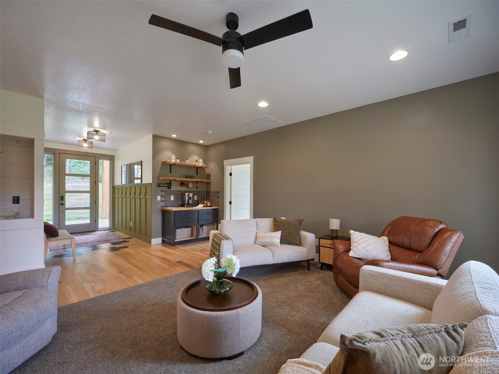 254 Oxbow Road Property Photo 8