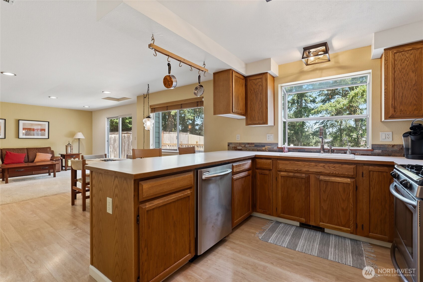 2114 Camas Avenue Property Photo 7
