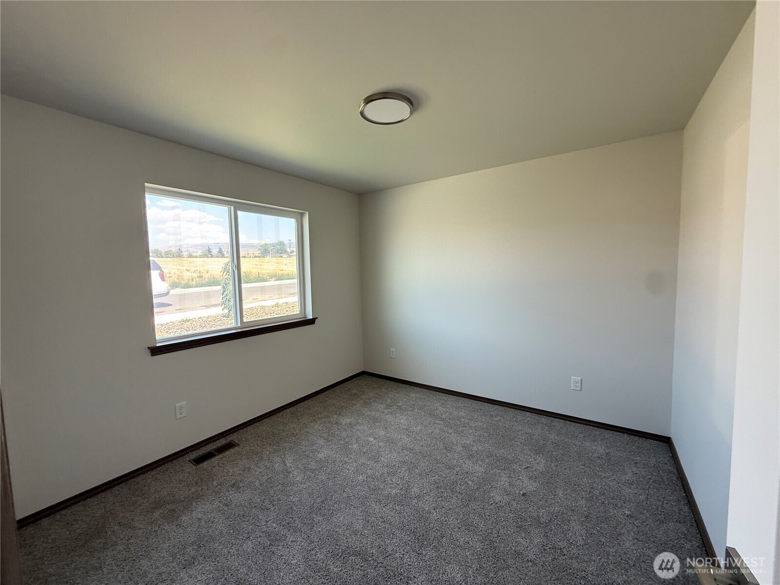 1576 6th Street Property Photo 4
