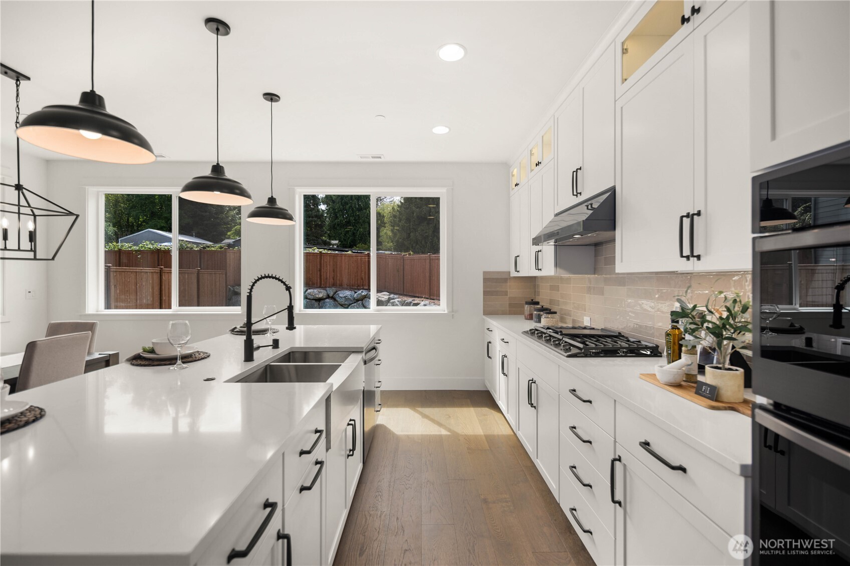 22016 81st Place Property Photo 4