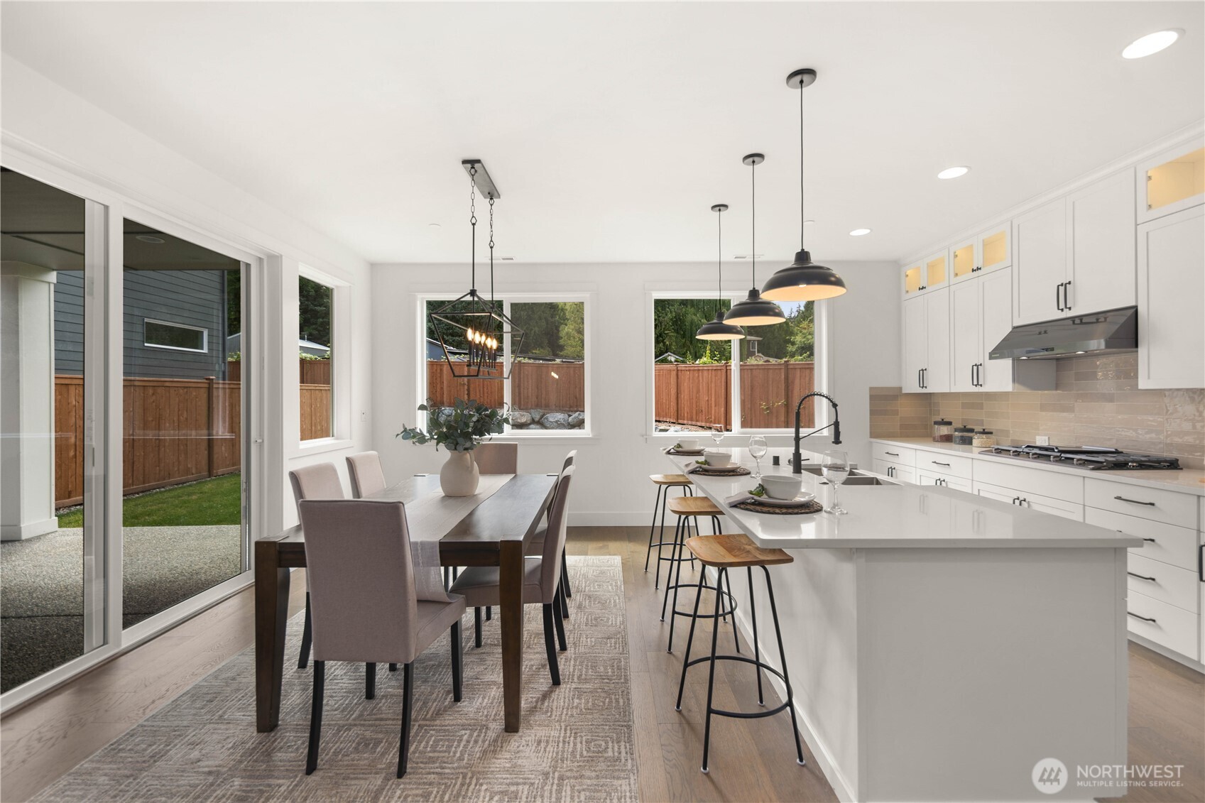 22016 81st Place Property Photo 8