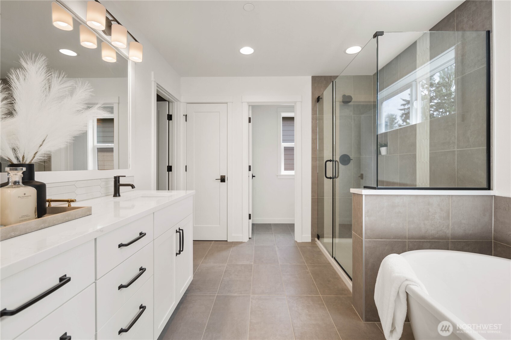 22016 81st Place Property Photo 19