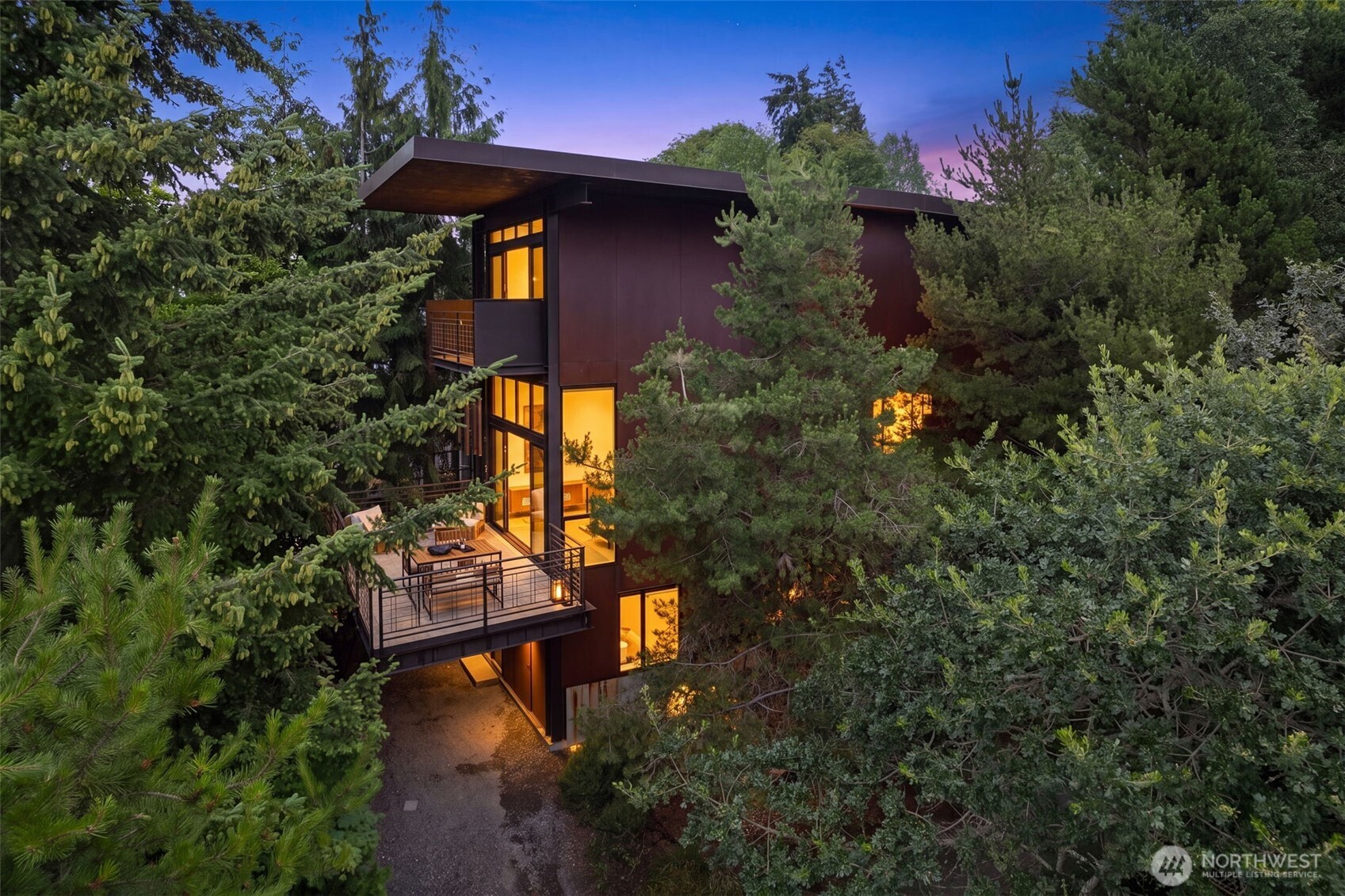 1701 33rd Avenue Property Photo 1
