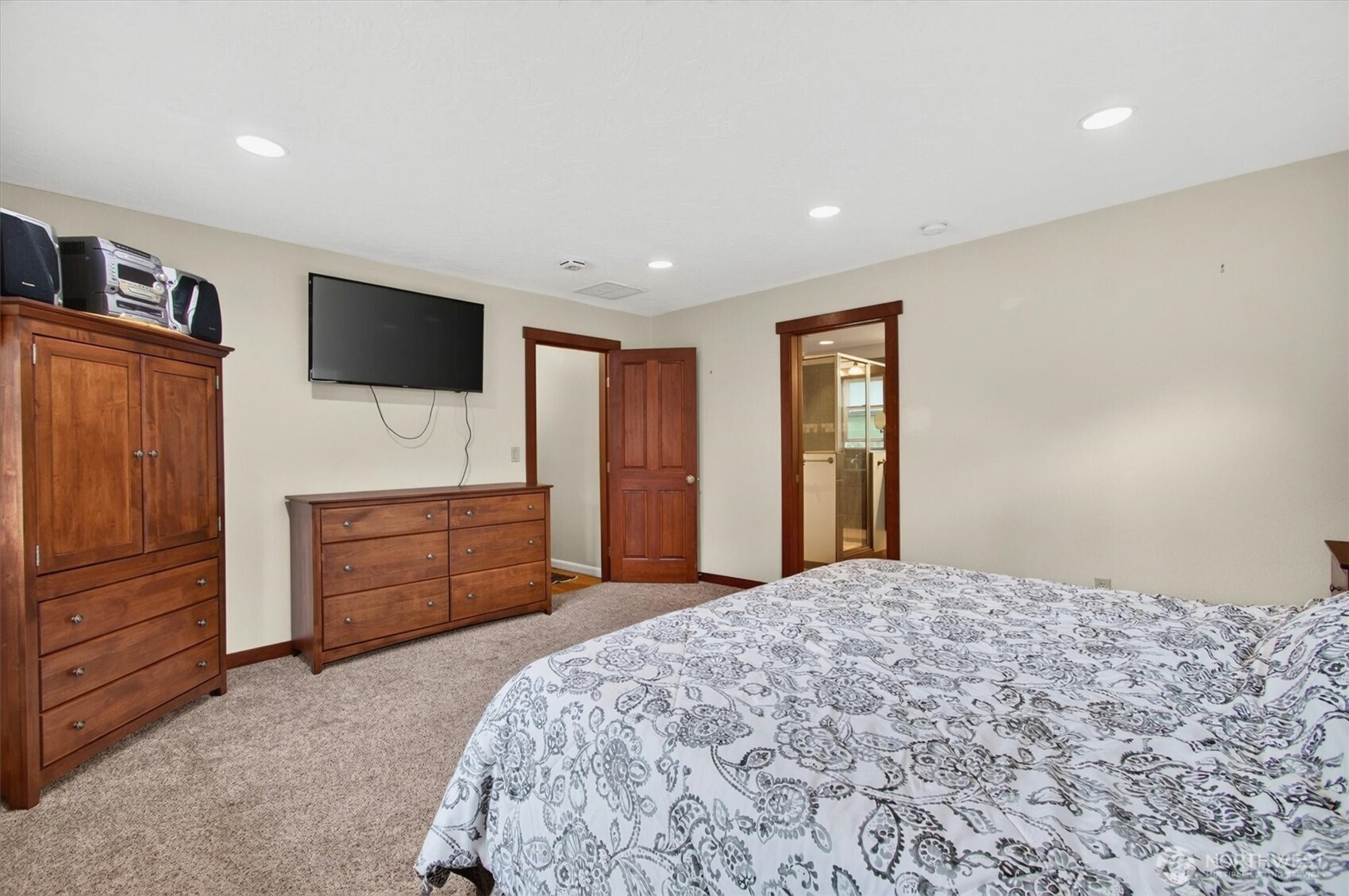 2950 Madrona Drive Property Photo 14