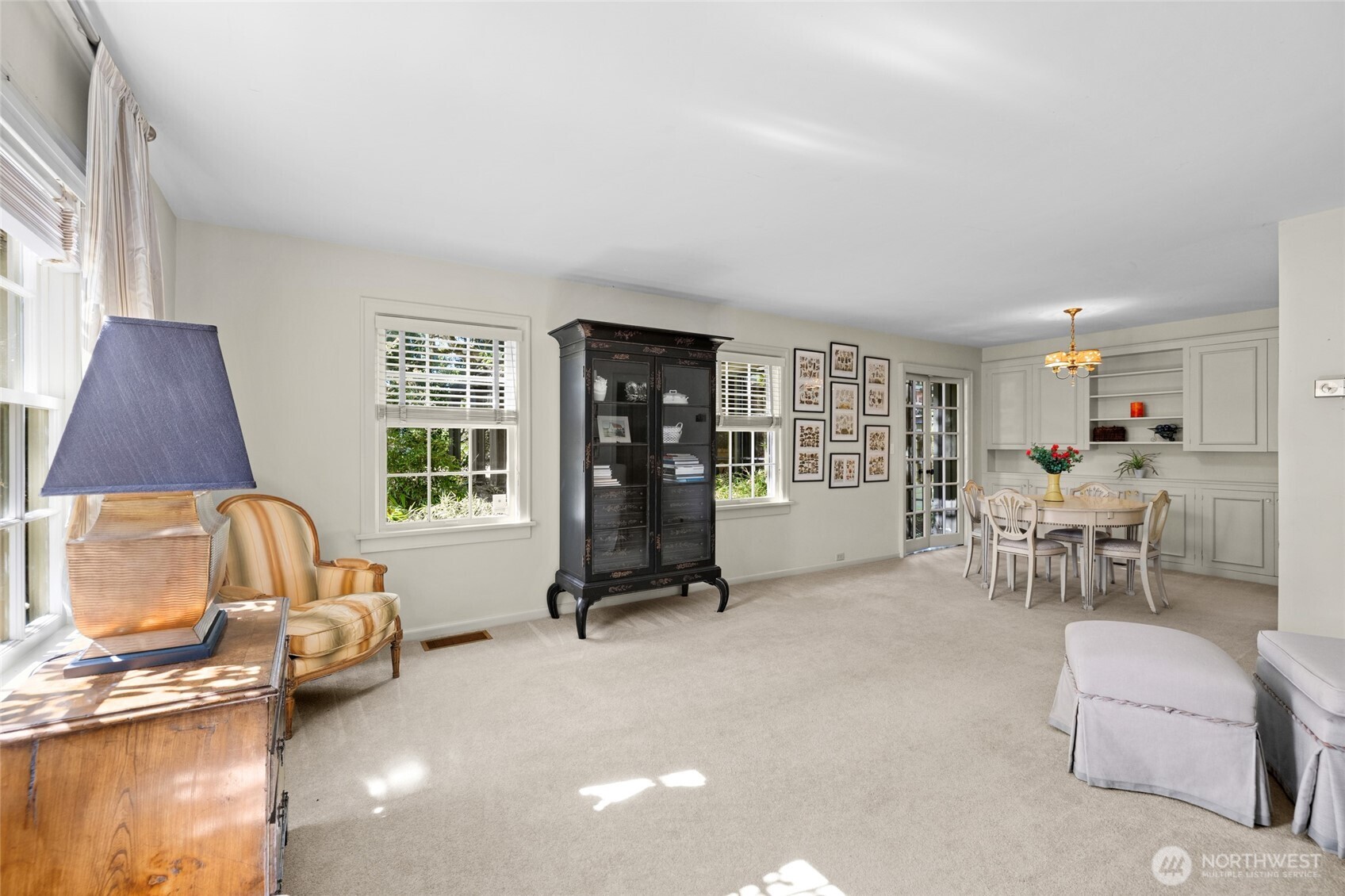 579 Se Ely Street Property Photo 8