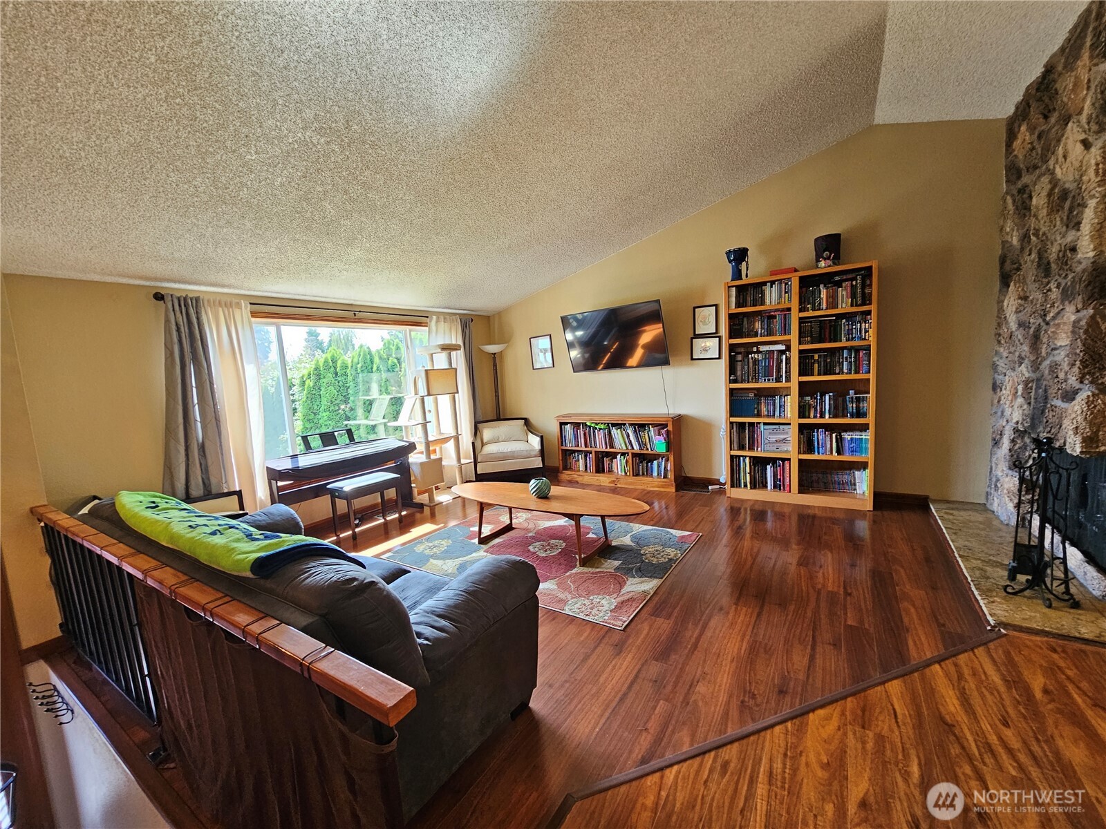 6804 47th Avenue Property Photo 3