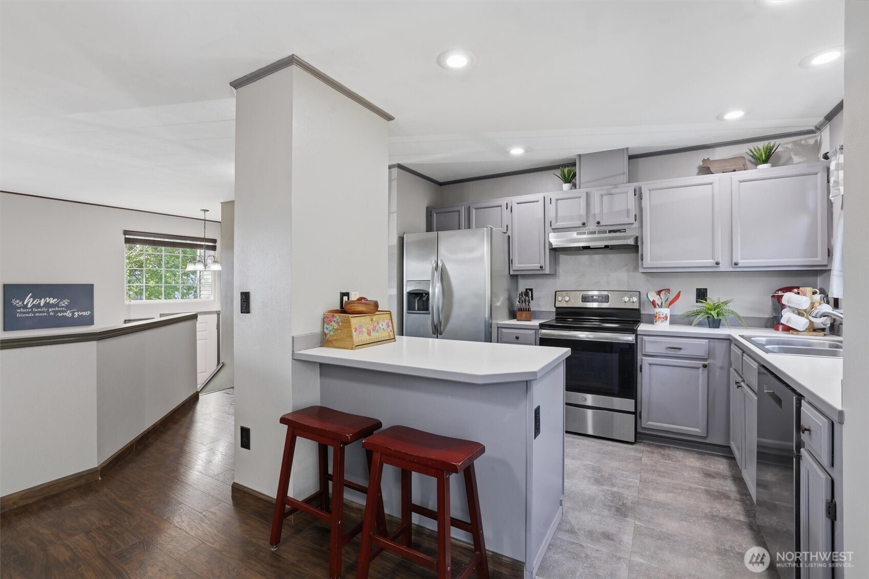 15374 Heintz Avenue Property Photo 4