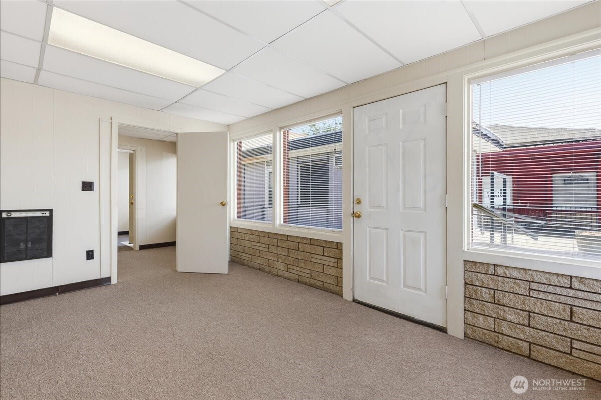 202 S Main Street Property Photo 10
