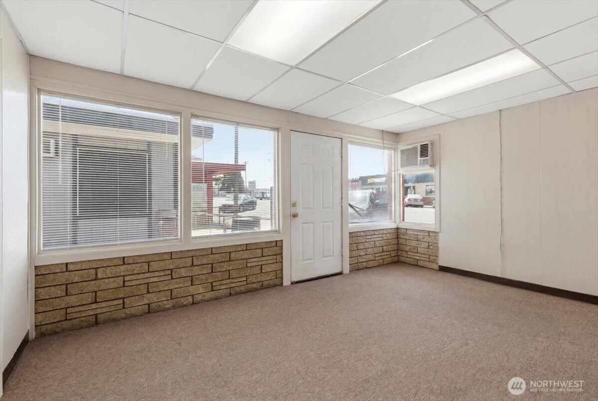 202 S Main Street Property Photo 11