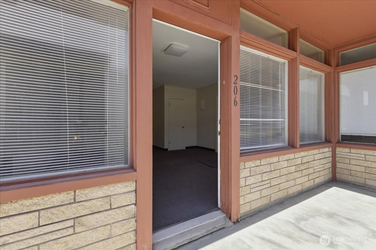 202 S Main Street Property Photo 24