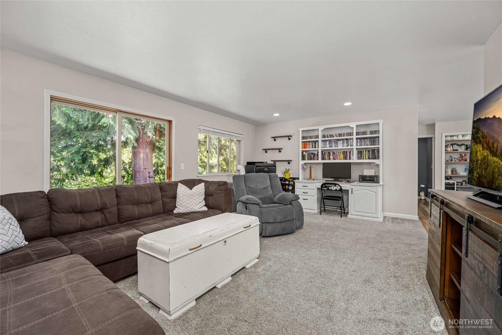 5984 Sunshine Drive Property Photo 5