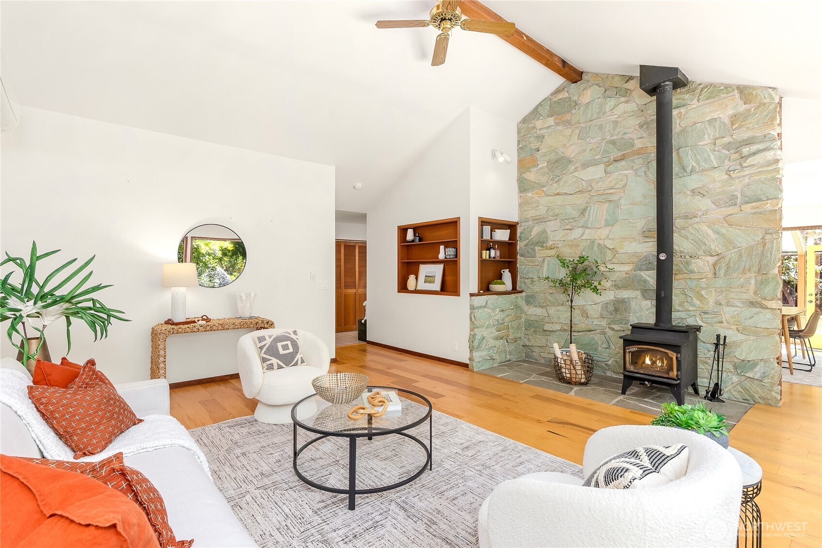 676 Park Avenue Property Photo 3