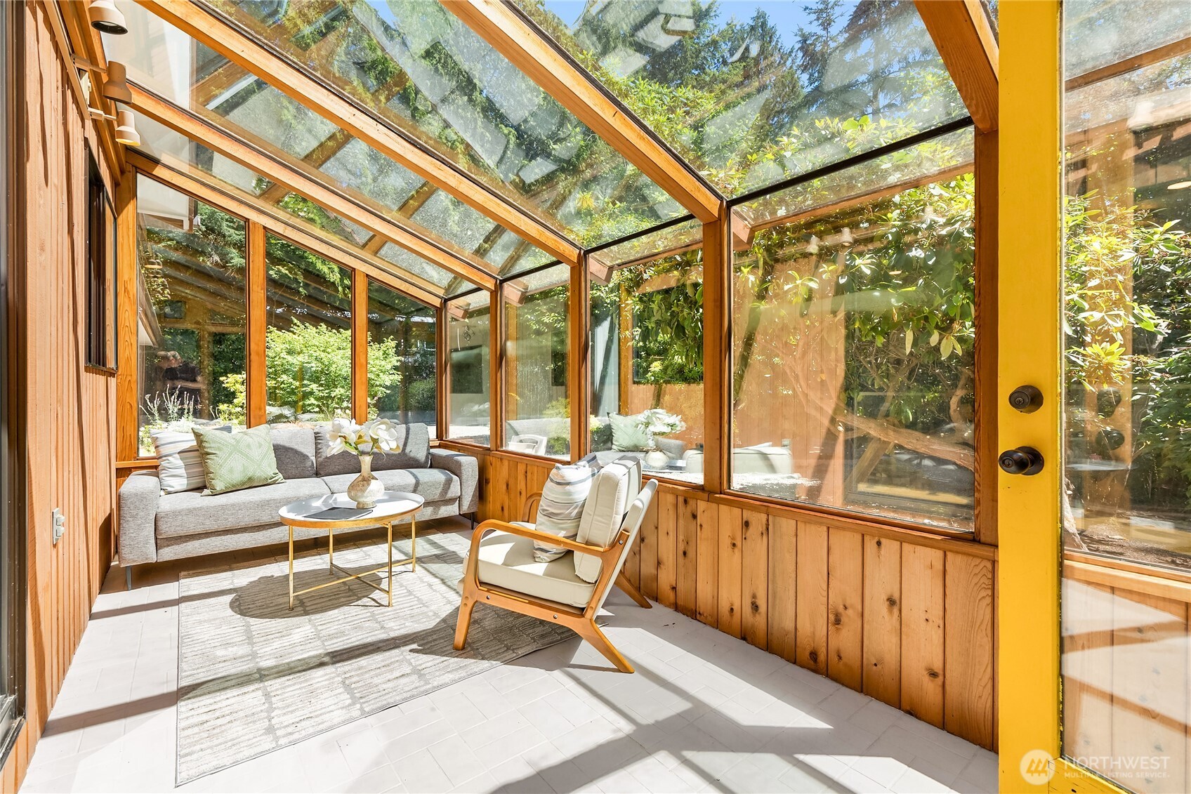 676 Park Avenue Property Photo 4