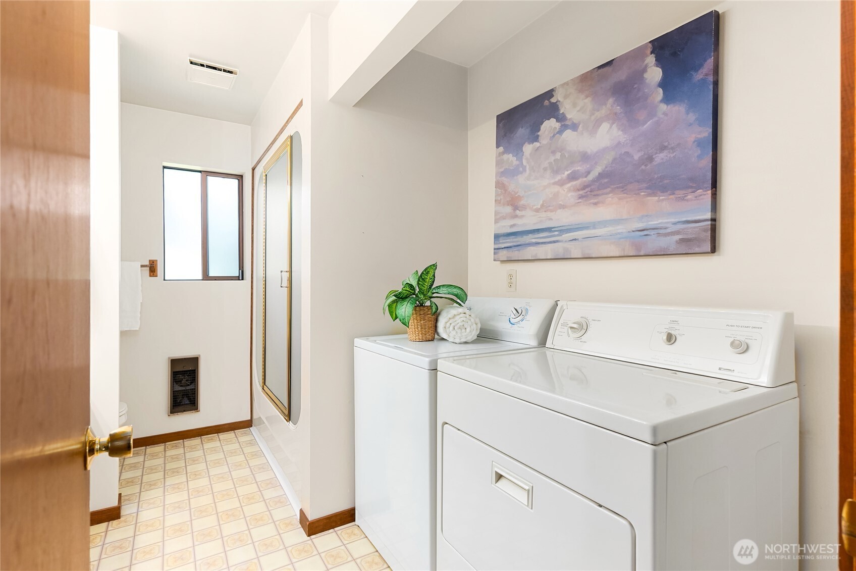 676 Park Avenue Property Photo 29