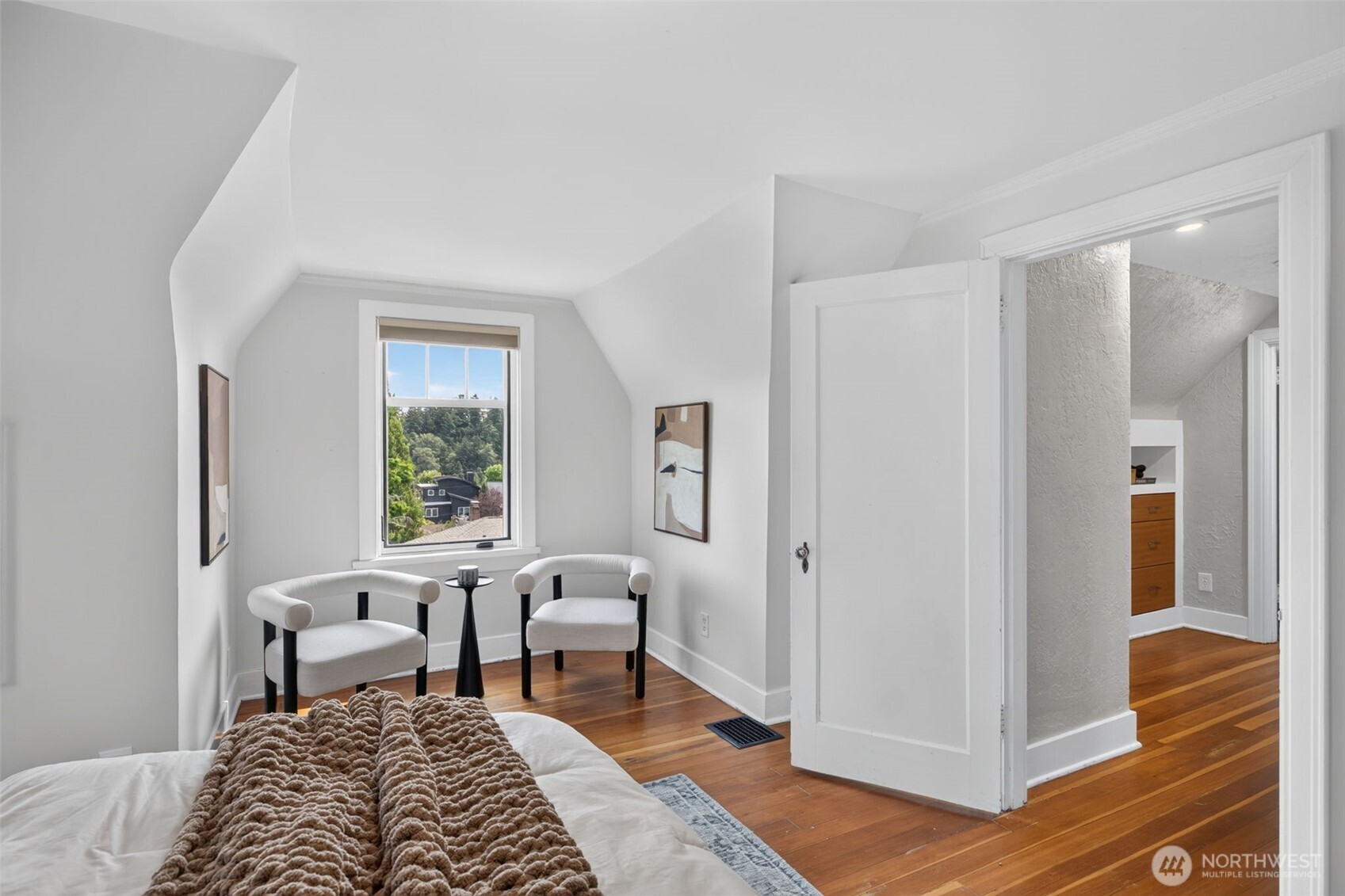 5505 Seward Park Avenue Property Photo 14