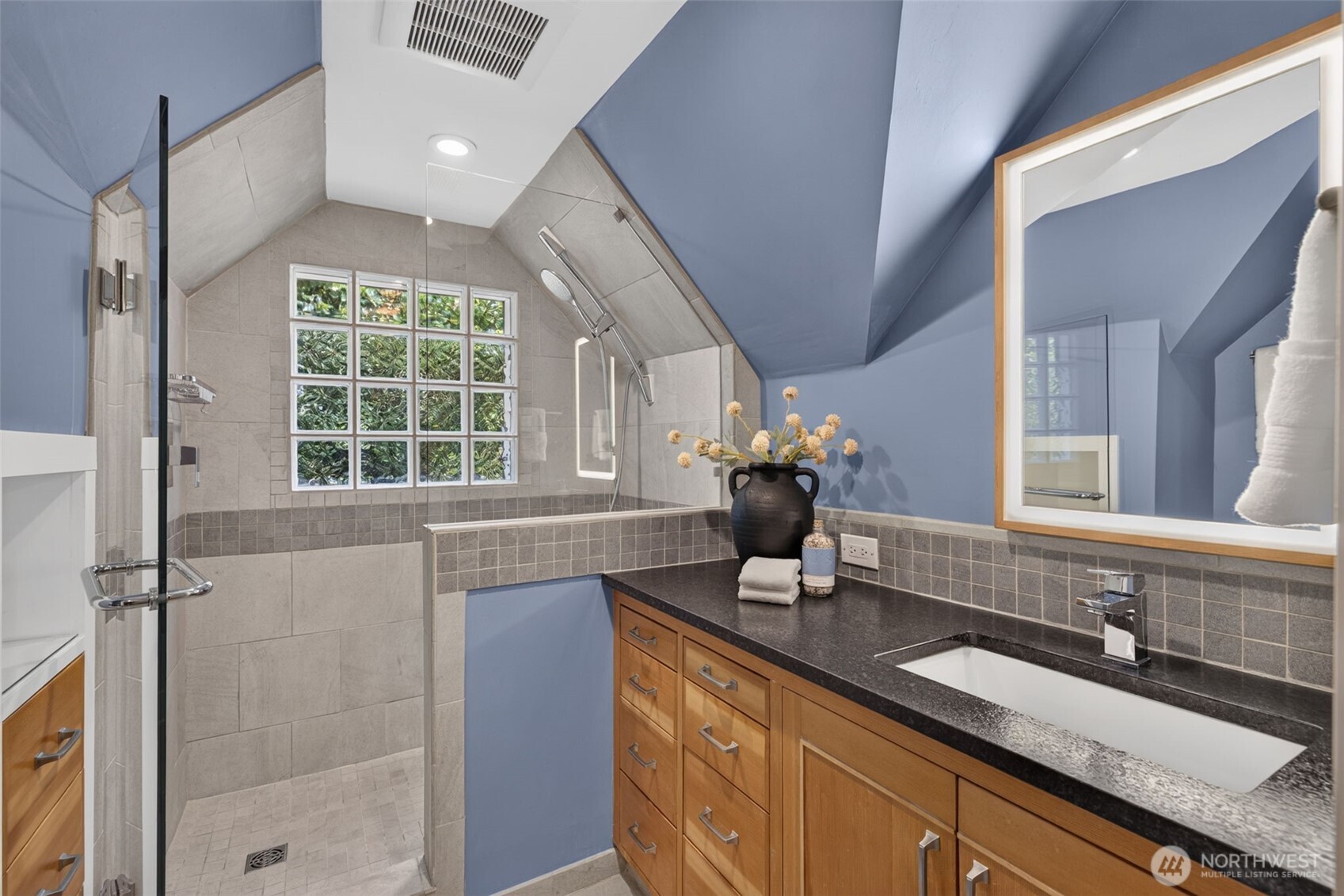 5505 Seward Park Avenue Property Photo 15