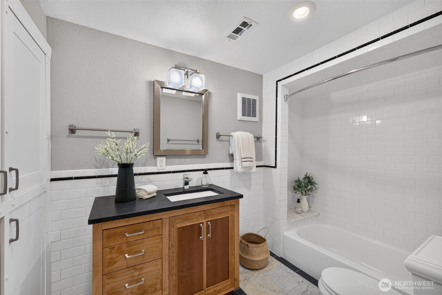 5505 Seward Park Avenue Property Photo 20