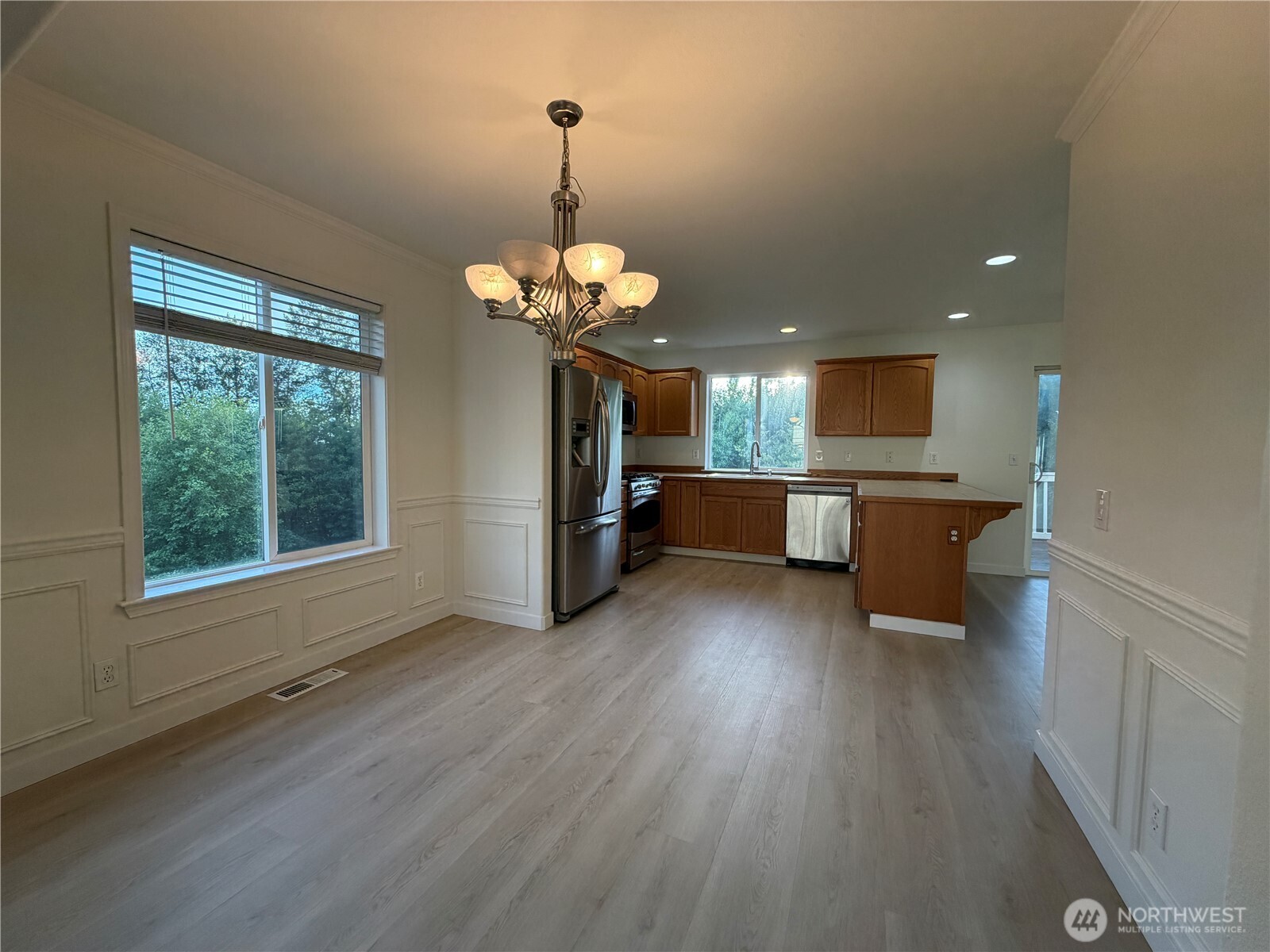 6731 37th Street Property Photo 4