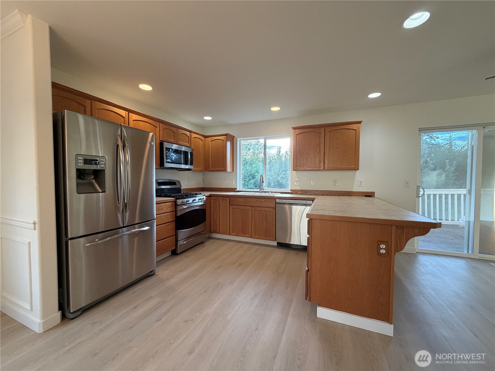 6731 37th Street Property Photo 5