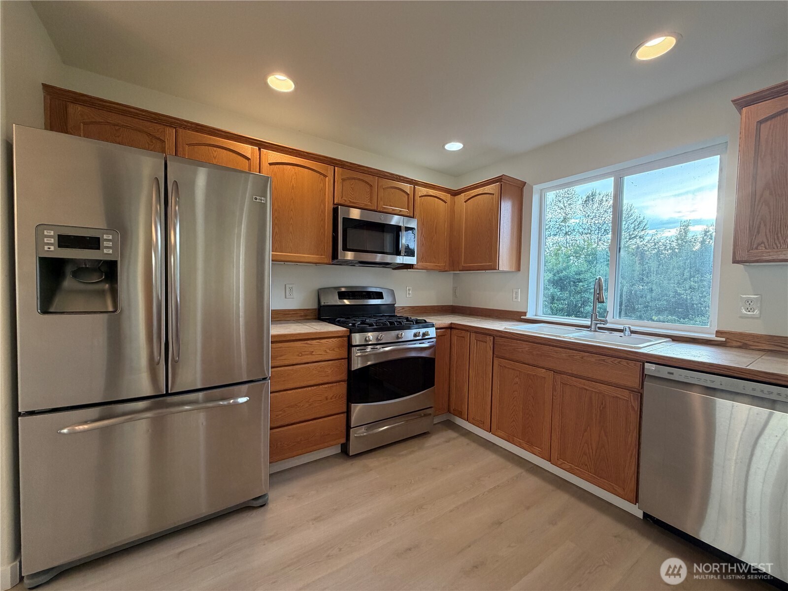 6731 37th Street Property Photo 6