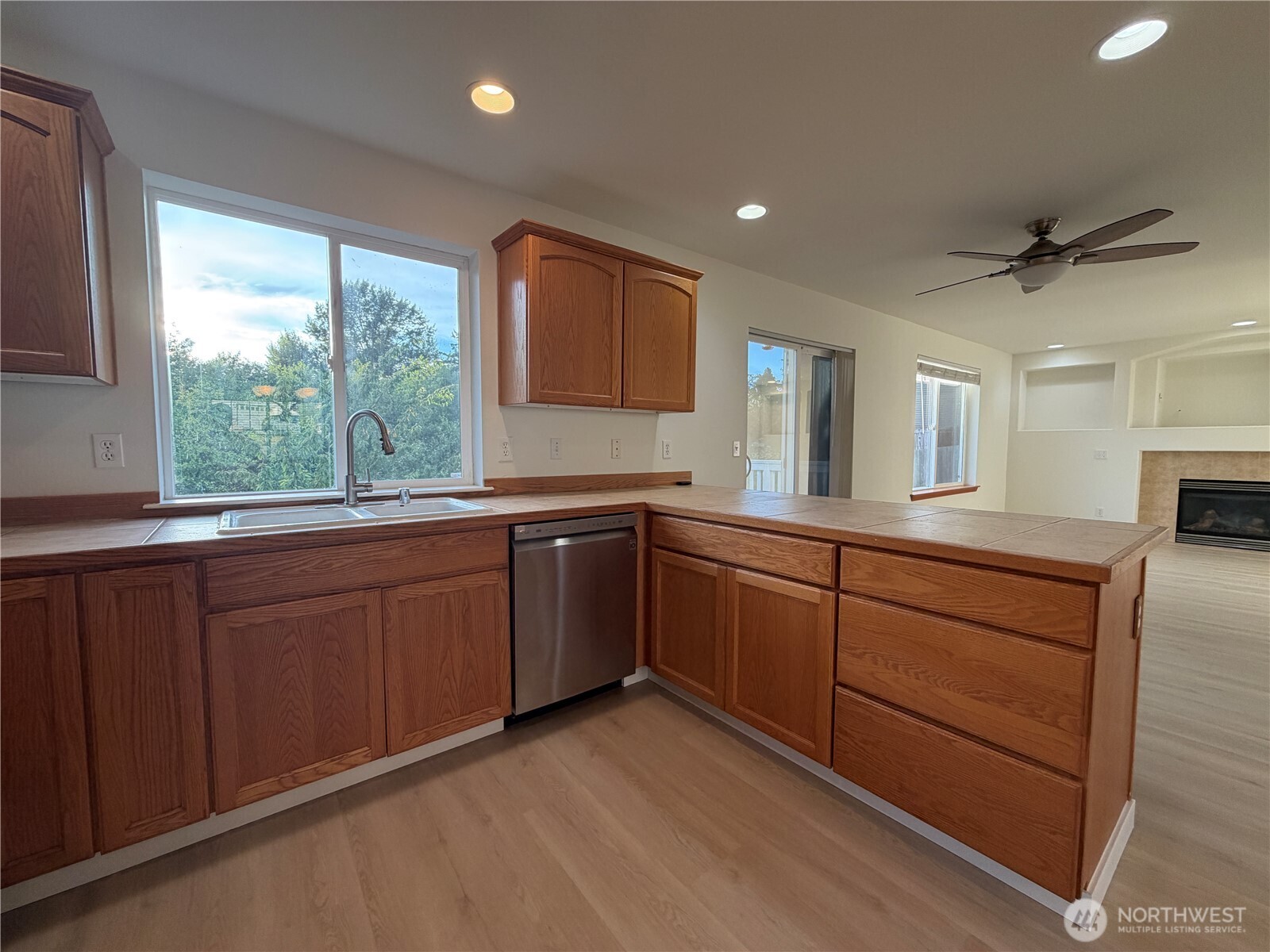 6731 37th Street Property Photo 7