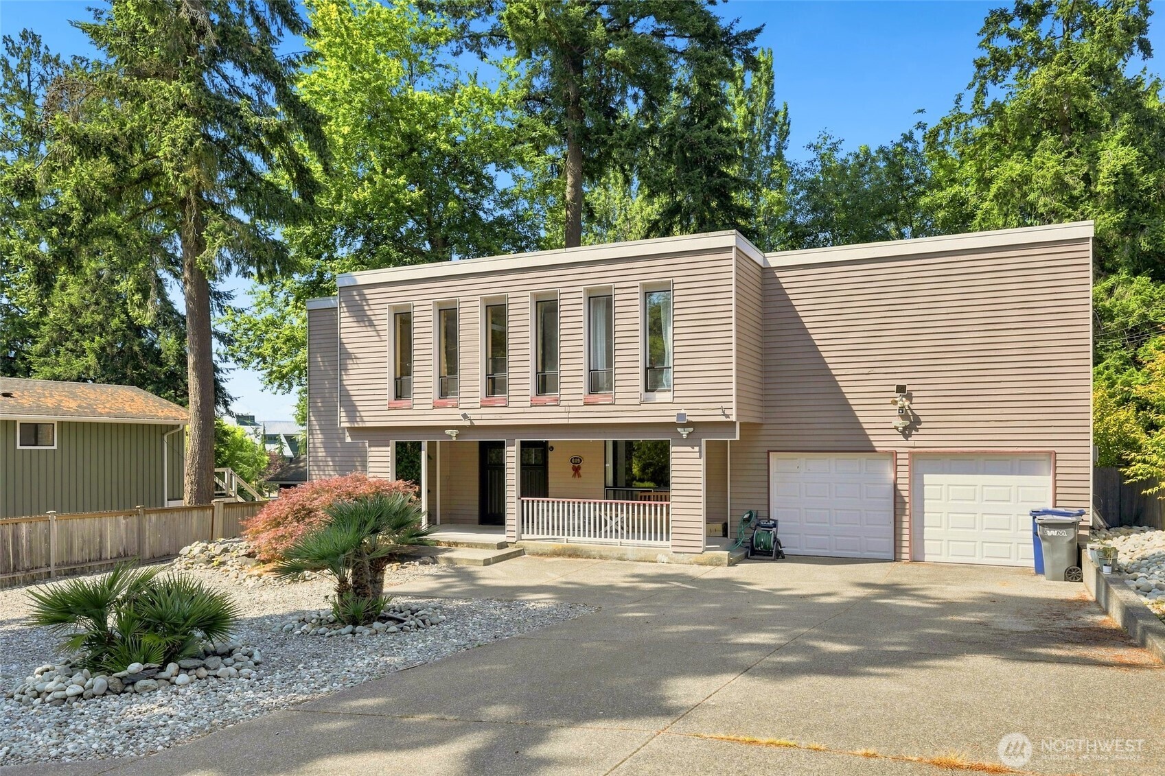 6409 Chennault Beach Drive Property Photo 1