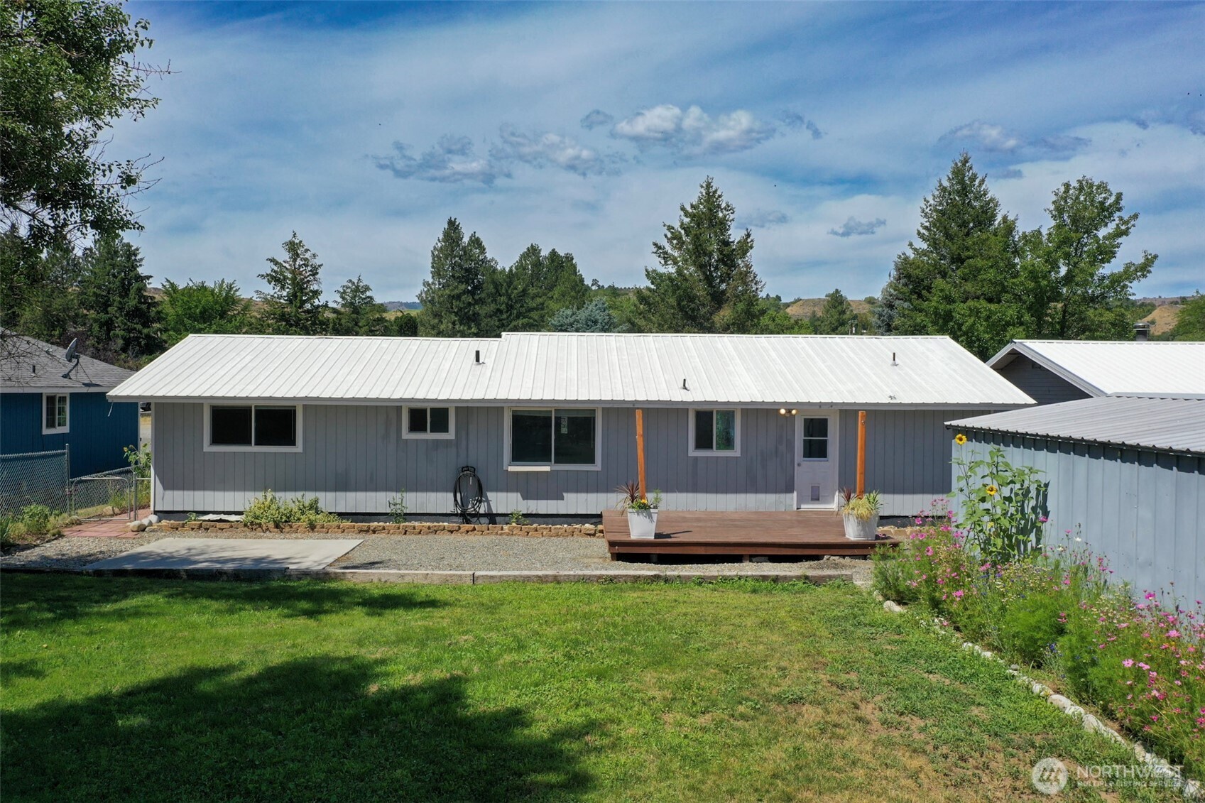 733 Ridge Place Property Photo 29