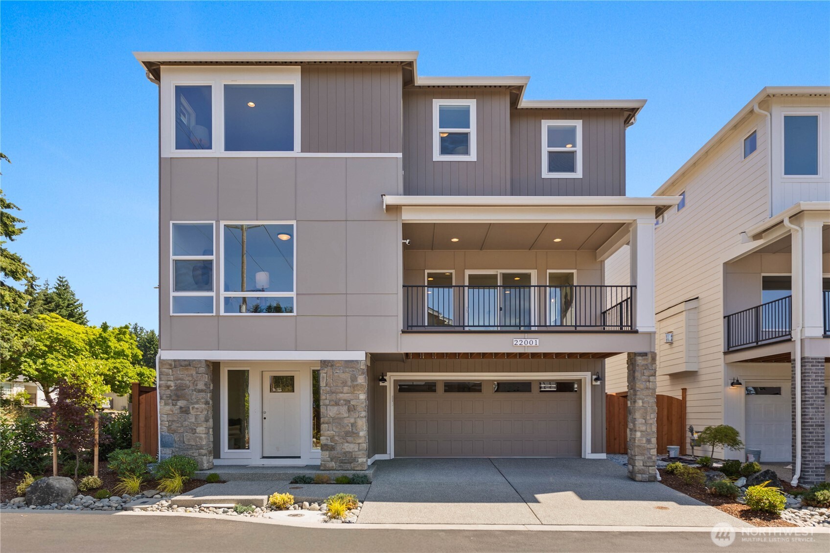 22001 81st Place Property Photo 1