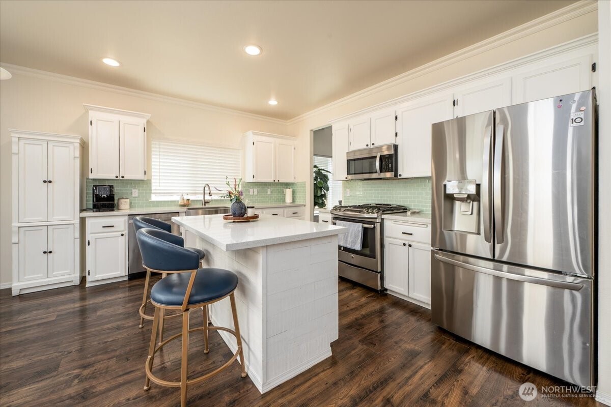 2313 171st Street Property Photo 5