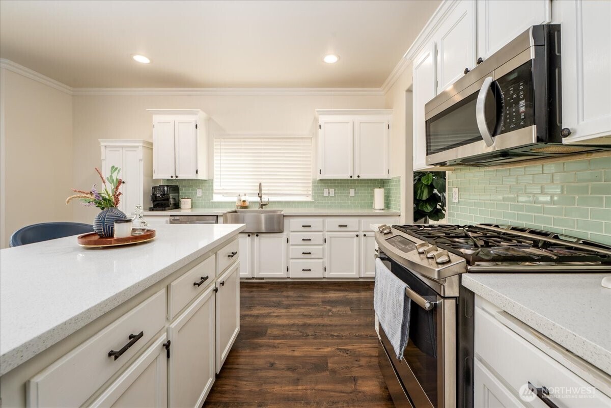 2313 171st Street Property Photo 6