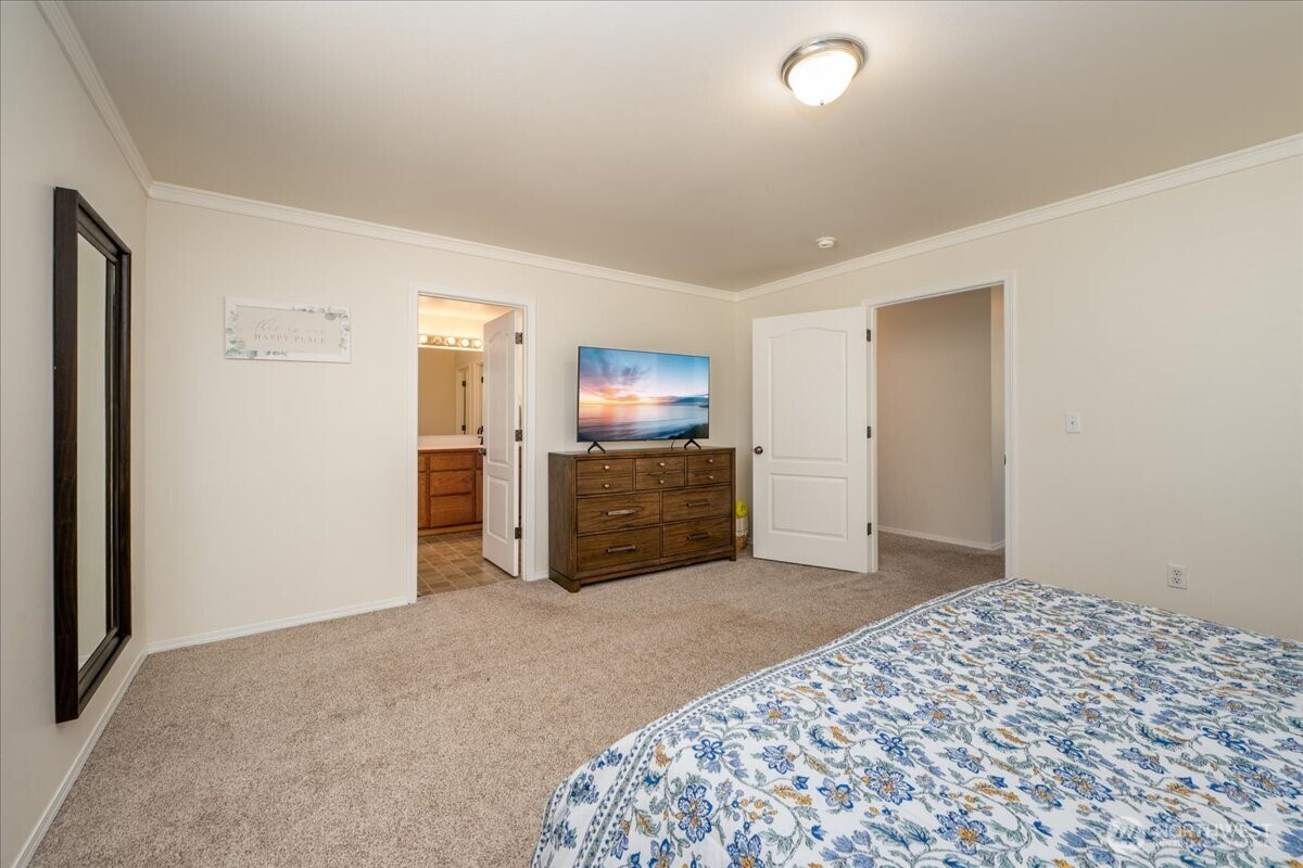 2313 171st Street Property Photo 14