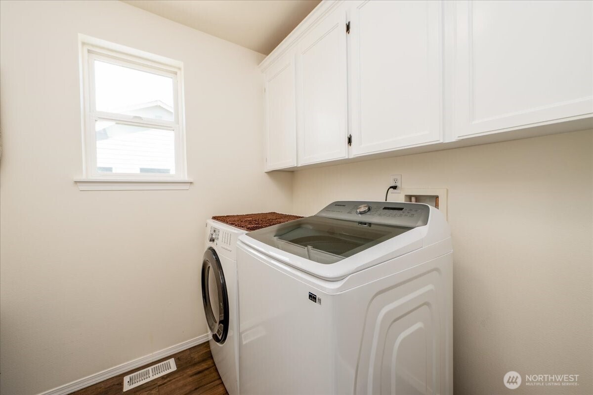 2313 171st Street Property Photo 21