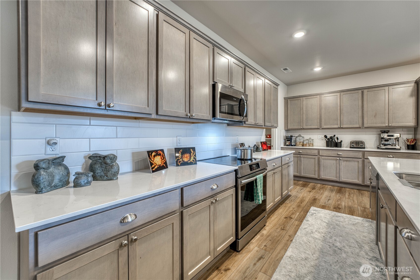 4443 Explorer Avenue 2023 Property Photo 6