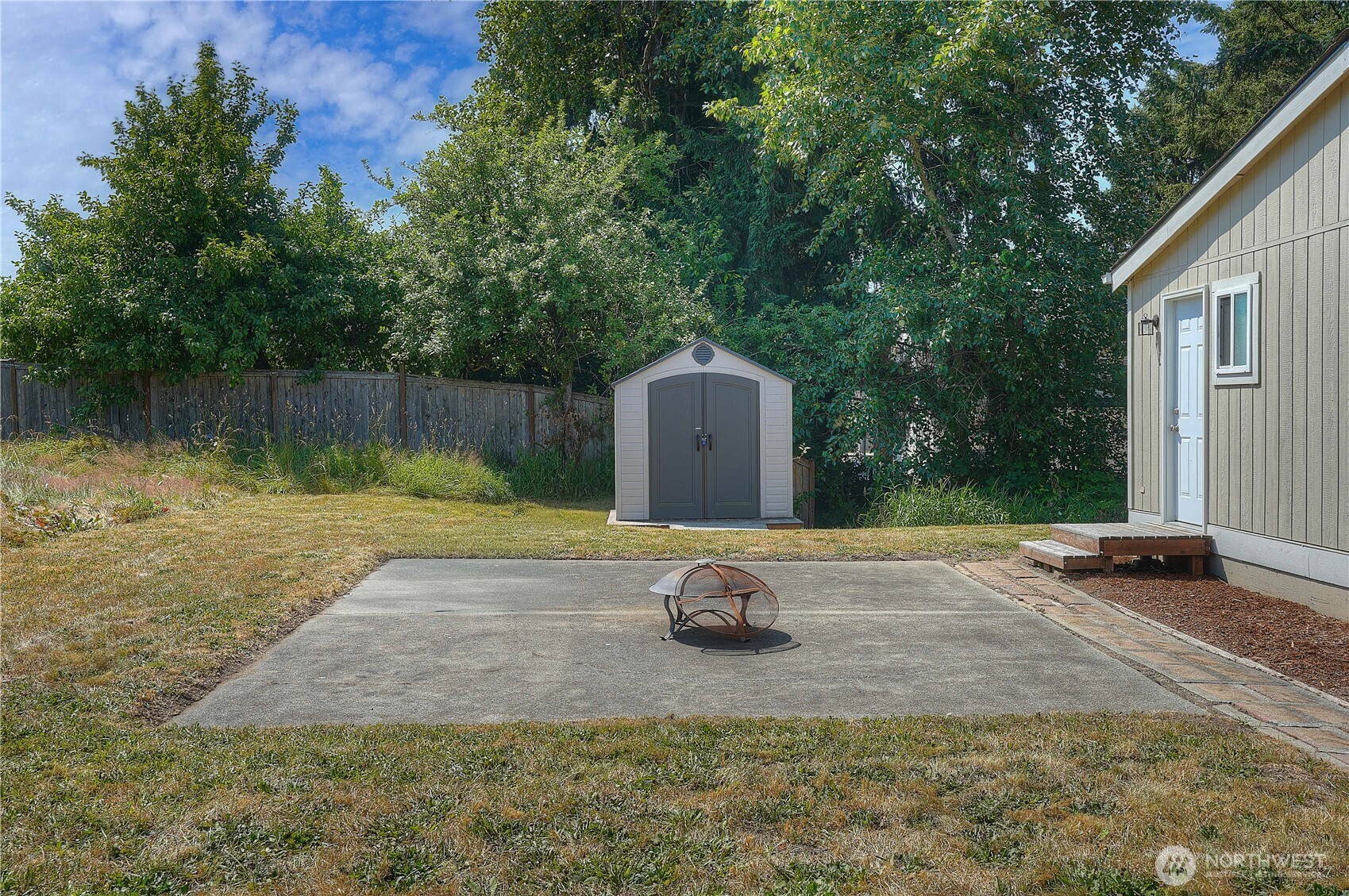 1402 103rd Street Property Photo 3