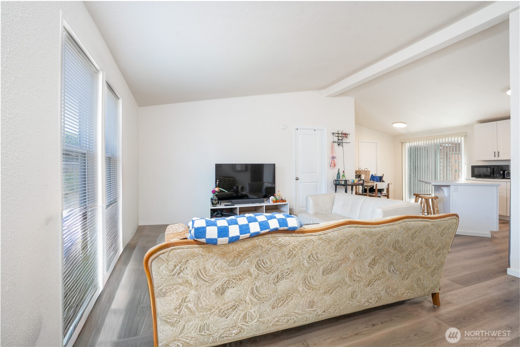 1402 103rd Street Property Photo 5