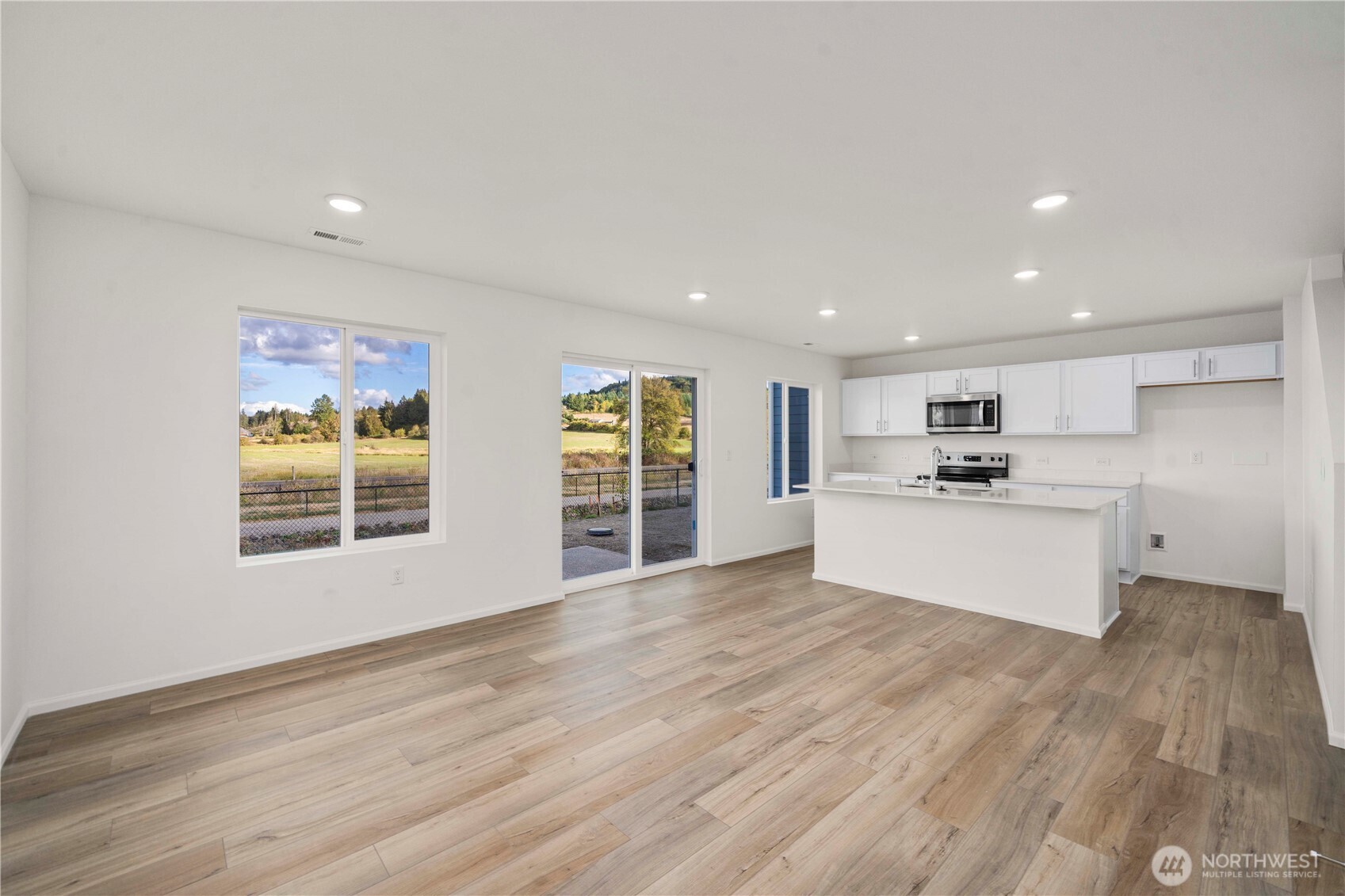 1354 Salzer Creek Loop Property Photo 3