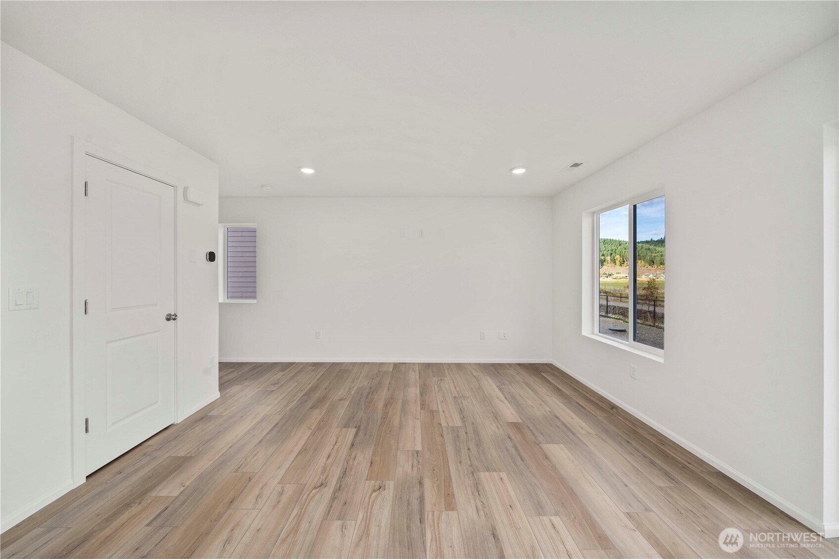 1354 Salzer Creek Loop Property Photo 8